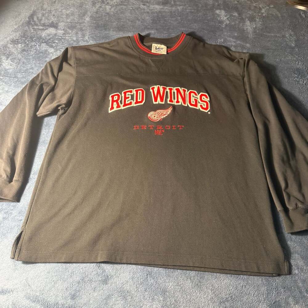 Lee Sport Detroit Red Wings Size XL Long Sleeve Shirt